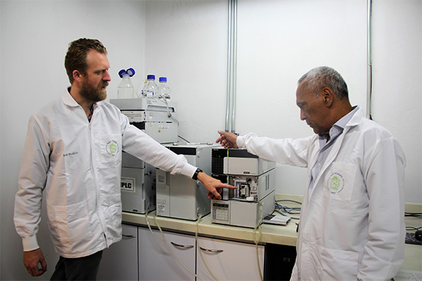 La investigación científica es una de sus premisas de vida. Foto: Unimedios.