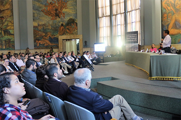 La Plenaria acogió a miembros de la academia y del sector productivo. Foto: Unimedios.