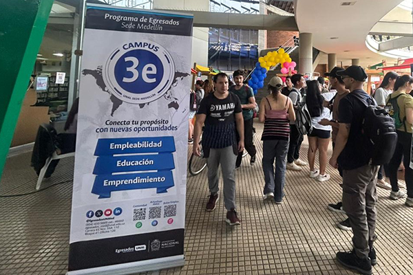 El foro de emprendedores, la charla de educación y el panel de expertos en empleabilidad fueron los ejes centrales del evento. Foto de Unimedios.