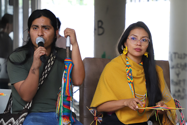 En el conversatorio participaron jóvenes y universitarios de diversas comunidades indígenas. Foto Unimedios.