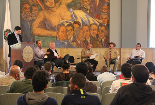 El evento contó con una masiva participación de la comunidad universitaria
