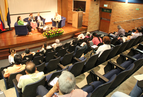 Asistentes al Encuentro Con-Ciencia y Solidaridad, que se llevó a cabo en la Universidad Eafit.