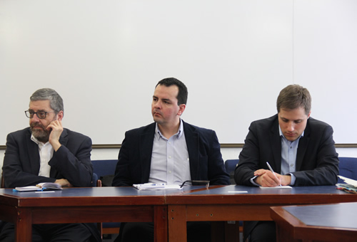 Delegación alemana, de izquierda a derecha: Gunther Maihold, subdirector del Instituto Alemán para Política Internacional y Seguridad en Berlín; John Zuluaga investigador adscrito del Centro de Estudios de Derecho Procesal y Penal Latinoamericano (CEDPAL) de la Universidad de Götingen; Wolfger Bungarten, asesor político del Ministerio de Relaciones Exteriores de Alemania.