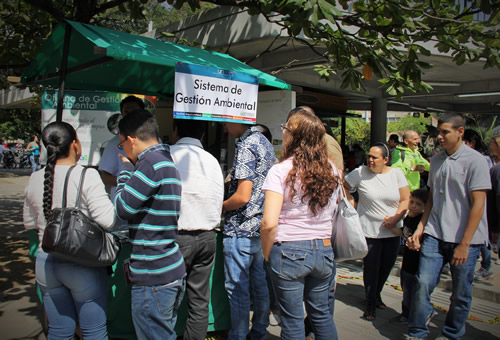 Los nuevos estudiantes también se mostraron complacidos con que sus familiares conocieran la Universidad.