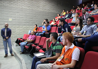 El docente presentó los resultados durante el XI Coloquio de Estadística.