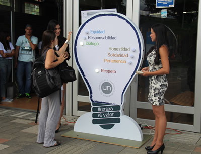 Mediante una campaña simbólica se hizo mención de los valores institucionales.