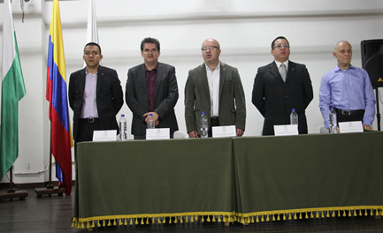 De izquierda a derecha: Wilfredo Montealegre, director del Área Curricular de Ingeniería Mecánica; Pedro Nel Benjumea Hernández, decano de la Facultad de Minas; John Willian Branch Bedoya, vicerrector de la Sede; Fernando Guevara, director del Departamento de Ingeniería Mecánica y Jorge Enrique Arango Linares, profesor jubilado.