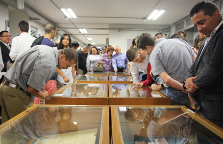 La exposición está compuesta por fotografías, actas, premios, reconocimientos y herramientas que se han utilizado en los 50 años de Ingeniería Mecánica.