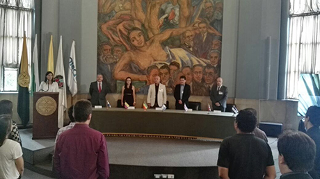 De izquierda a derecha: Franciso Díaz, secretario Facultad de Minas; Paola Carrera, coordinadora de Gestión de Información y Capacitación de la Organización Latinoamericana de Energía (OLADE); John Willian Branch Bedoya, vicerrector U.N. Sede Medellín; Pedro Nel Benjumea Hernández, decano Facultad de Minas; Juan David Velásquez Henao, director Departamento de Ciencias de la Computación y la Decisión de la Facultad de Minas.