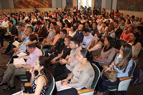 El Conversatorio: Minería, vías 4G, hidroeléctricas y sostenibilidad ambiental, contó con la participación de estudiantes, profesores, ciudadanos y empresarios.