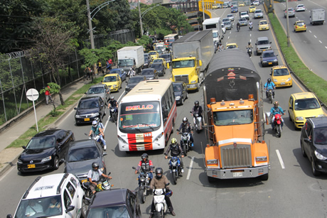 El pico y placa extendido y la renovación de la flota de buses son algunas de las medidas a tener en cuenta para mejorar la calidad del aire de la ciudad.
