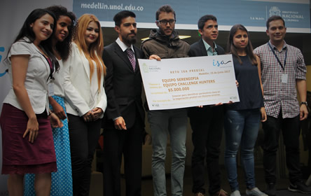 Equipos Challenge Hunters y Serendipia, ganadores en reto Predial.