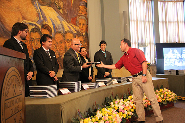 El pasado abril se graduó el doctor 130 de la Facultad de la Facultad de Minas.