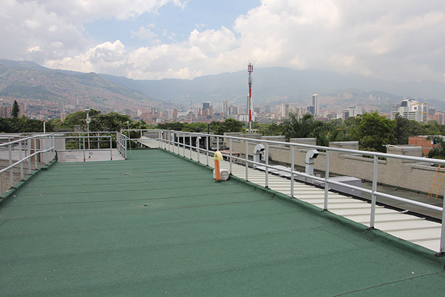 Terraza anexa a las instalaciones del Laboratorio.