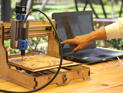 Fresadora CNC, diseñada y fabricada por estudiantes de Ingeniería Física.