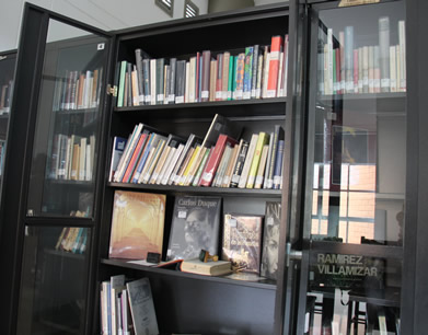 Fotografías, cartas, grabados, entre otros archivos, hacen parte de la colección.