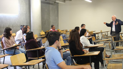 Con diferentes actividades la Escuela de Química de la U.N. conmemoró el Día del Químico.