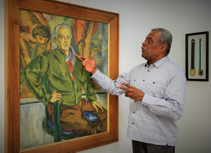 Tuvo la fortuna de ser estudiante del maestro Pedro Nel Gómez, de quien admira su trabajo.