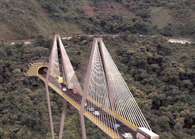 El puente debía ser entregado entre marzo y abril de este año. Foto tomada de: : http://www.construaprende.com/foros/viewtopic.php?t=17094