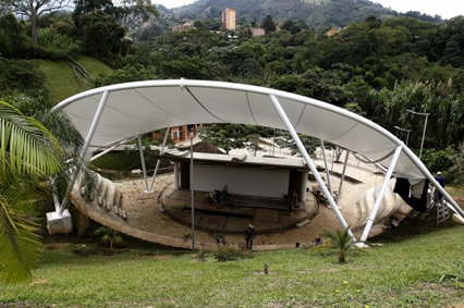 Parque Ambiental Lineal La Heliodora. Foto tomada de: http://www.elcolombiano.com/antioquia/la-heliodora-otro-pulmon-del-aburra-FB3333117