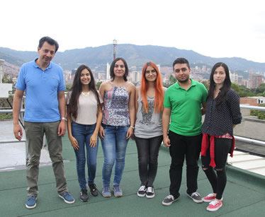 De izquierda a derecha: profesor Alvaro Bastidas, Estefanía Vergara Ramírez, Maribel Vallejo Zabala, Silvia Camila Melo Reina, Sebastián López Arroyave y Mariana Maya Guerrero.