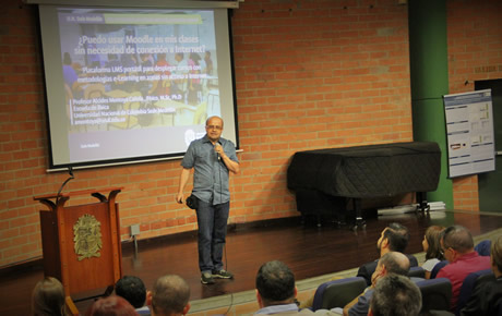 ¿Puedo usar Moodle en mis clases sin conexiona internet? y el "Uso de los dispositivos móviles en la enseñanza de las ciencias exactas y naturales" fueron las dos conferencias que se presentaron en la jornada.