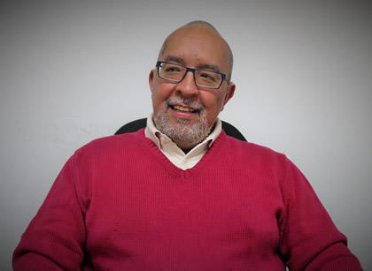 El profesor Román Castañeda Sepúlveda es físico y magister en Física de la U. de A. y doctor en Óptica de la Universidad Técnica de Berlín. Hace parte de la familia U.N. desde 1981.