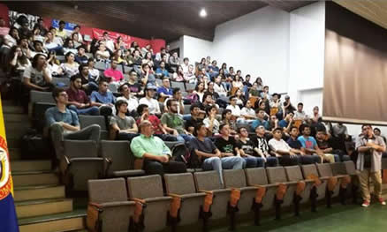 Charla académica: La física de lo imposible.
