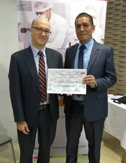 Santiago Echavarría, director del Centro Ciencia y Tecnología de Antioquia (CTA) y el profesor Jaime Alberto Guzmán Luna.