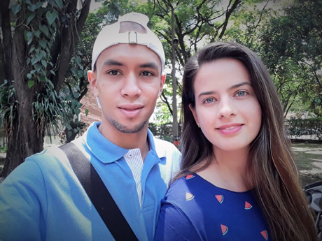 Víctor Quiroz, el esposo de Daniela desde hace dos años, ha sido un apoyo incondicional.