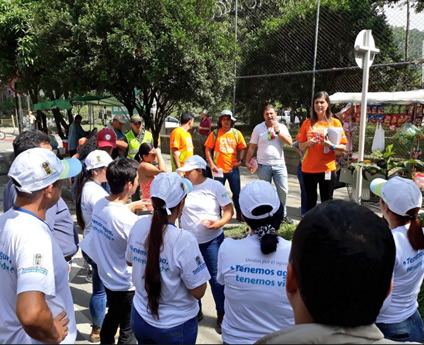 Las riñas y las basuras son uno de los principales problemas de cultura ciudadana que presenta la ciudad Fotografía tomada de: www.medellin.gov.co
