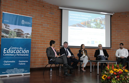El conversatorio contó con la participación de Pedro Juan González, gerente general Ilimitada S.A.S.; María Fátima Diazgranados Guerra, directora de Gestión de Cooperación e Inversión de Medellín y el Área Metropolitana; Juan Manuel Higuita Palacio, director de Desarollo Económico y Competitividad de Proantioquia y el profesor Juan Manuel Vélez Restrepo, director de Planeación y Estadística de la U.N. en Medellín.  La actividad fue moderada por el jefe de la Oficina de Unimedios, Henry Horacio Chaves Parra.