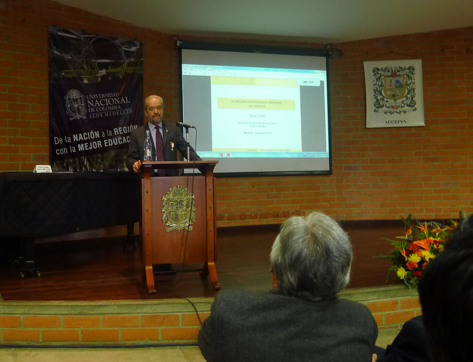El profe Cossio es miembro de número de la Academia Colombiana de Ciencias Exactas, Físicas y Naturales (ACCEFYN). Foto cortesía.