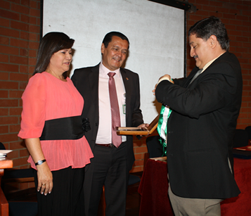 Ha recibido los tres reconocimientos de Sede por su labor, el más alto fue en 2012 con la Medalla Manuel Ancízar. Foto Cortesía.