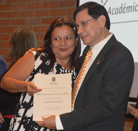 En varias oportunidades la Universidad ha reconocido la excelencia de Nancy en su quehacer. Foto cortesía.