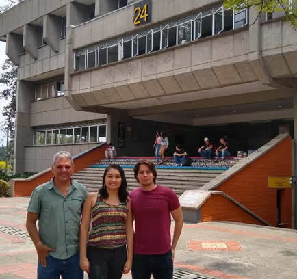 Jaime Sarmiento Ocampo, Catherine Preciado Santa y David Cadavid, ganadores del concurso internacional BCN – NYC Affordable Housing Challenge. Foto cortesía.