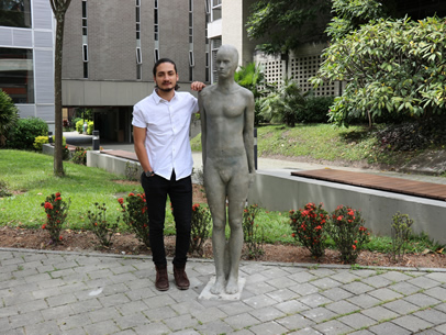 Daniel Esteban García Moná es el artista creador de Anónimo.