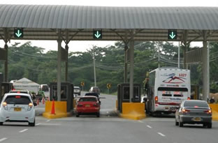 Los peajes son una manera de recaudar fondos para mantenimiento de carreteras. Foto: tomada de bit.ly/2JEfLJP