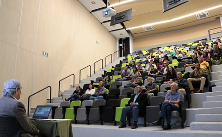 La segunda conferencia del tercer ciclo de la Cátedra Saberes con Sabor se realizó en el bloque 12 de la UNAL Medellín.