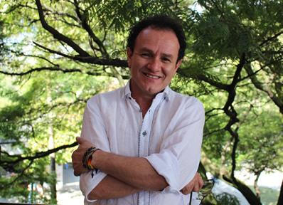 Jesús Abad Colorado López recibió el premio a la Excelencia de la Fundación Gabo de Periodismo.
