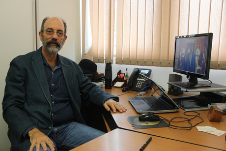 Yosef Farbiarz Farbiarz es un apasionado de la literatura, el cine, la fotografía y, por supuesto, de la ingeniería.