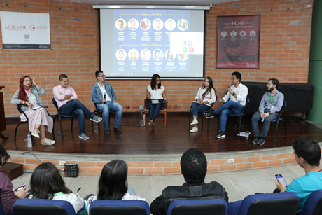 Egresados y estudiantes de la Sede candidatos a cargos de elección popular conversaron con la comunidad universitaria.
