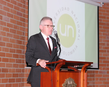 Patrick O' Shea, rector de University College Cork.