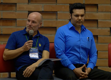 (En la izquierda) Jorge Mateu Mahiques, profesor catedrático en el Departamento de Matemáticas de la Universidad de Castrillón (España).