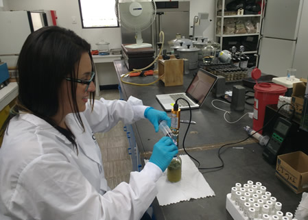 La investigación y la vida académica son su manera de aportar al mundo. Foto cortesía.
