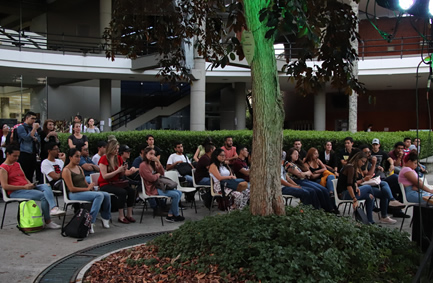 El público también pudo debatir acerca de las temáticas de las conferencias. Foto: cortesía Oficina de Comunicaciones de Bienestar Universitario.
