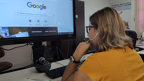 El Laboratorio de Innovación Académica de la Sede asesora a los docentes de la Institución en el montaje de cursos y creación de aulas.