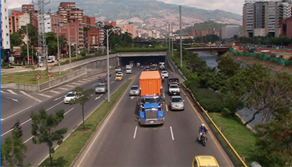 El pico y placa actual aplica solo para vehículos de carga pesada. Foto: reproducida de Telemedellín - bit.ly/3jwK4Ub