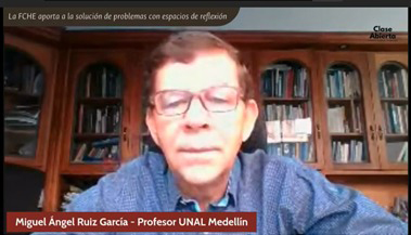 “Estamos viviendo en sociedades muy individualizadas, donde se delegan los soportes institucionales a los hombros de las personas”, Miguel Ángel Ruiz. Foto: reproducción.