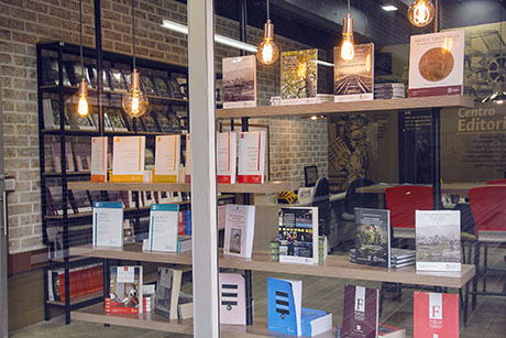 El Centro Editorial FCHE cuenta con cinco revistas: Ensayos de Economía, Historia y Sociedad, Forum, HiSTOReLo y con la Revista Colombiana de Pensamiento Estético e Historia del Arte. Foto: Unimedios.